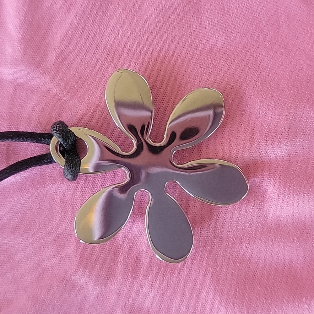 Morellato stainless steel flower with interchangeable leather rope necklace - Picture 4 of 8